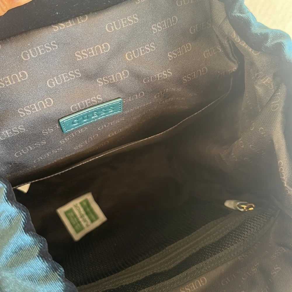 NEW GUESS MEN/WOMENS BACKPACK